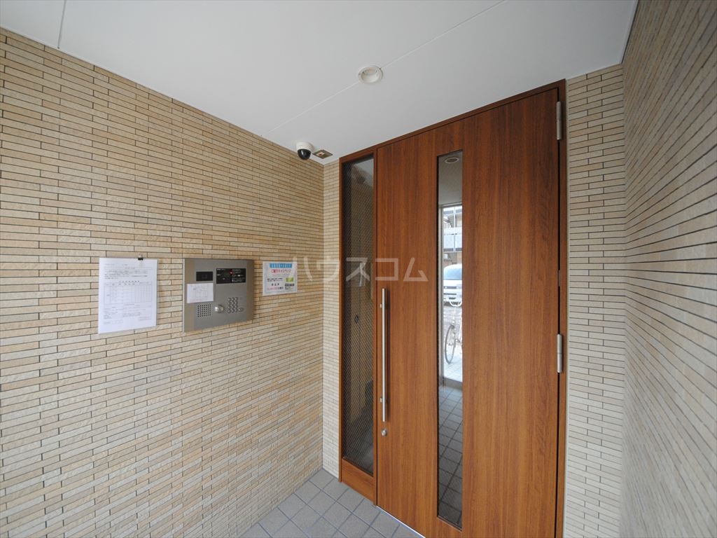 21/29 エントランス