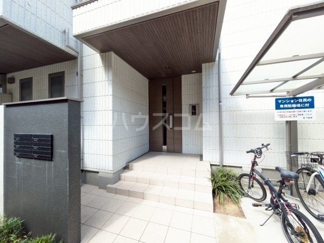 2/5 エントランス