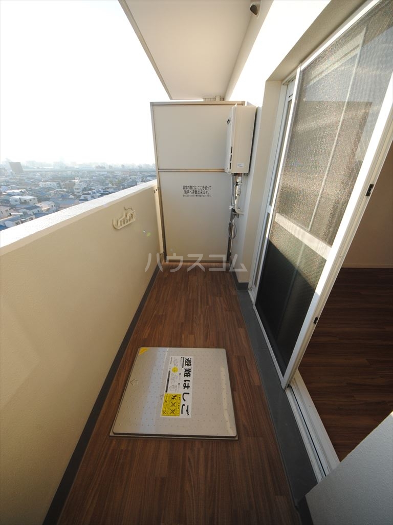 19/30 バルコニー