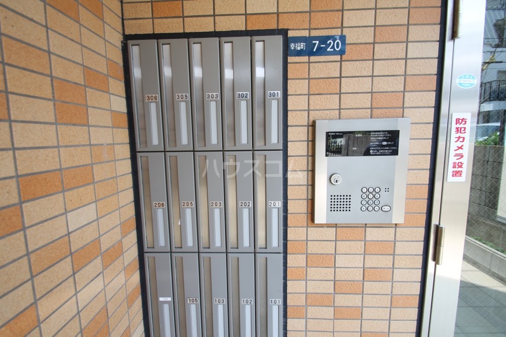 20/30 エントランス