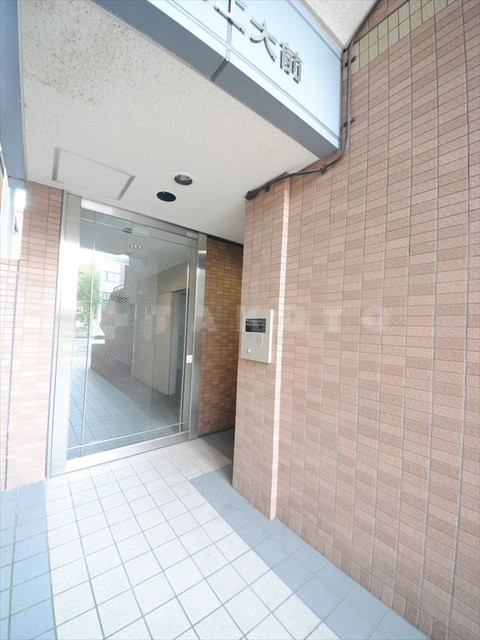 24/30 エントランス