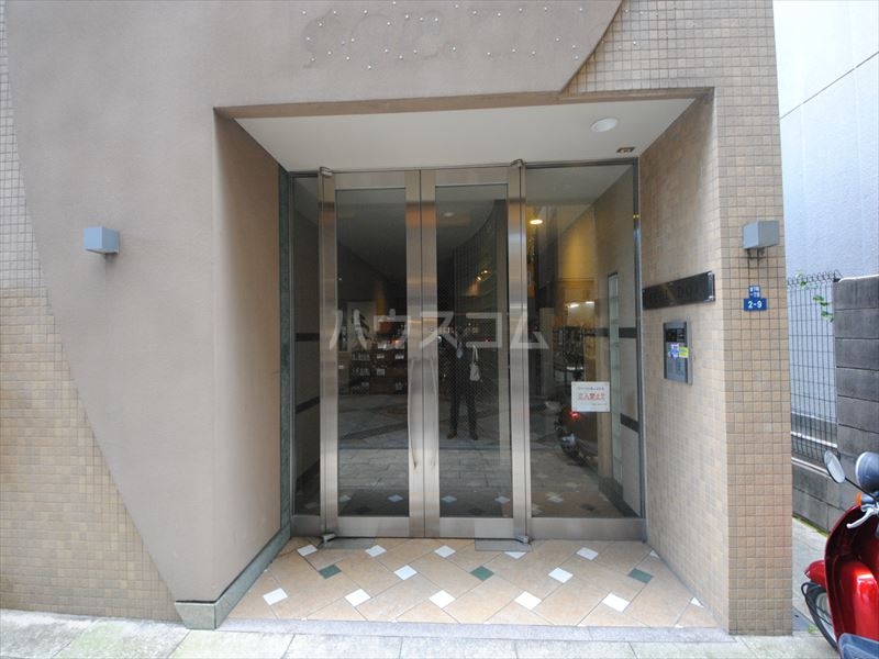 26/30 エントランス