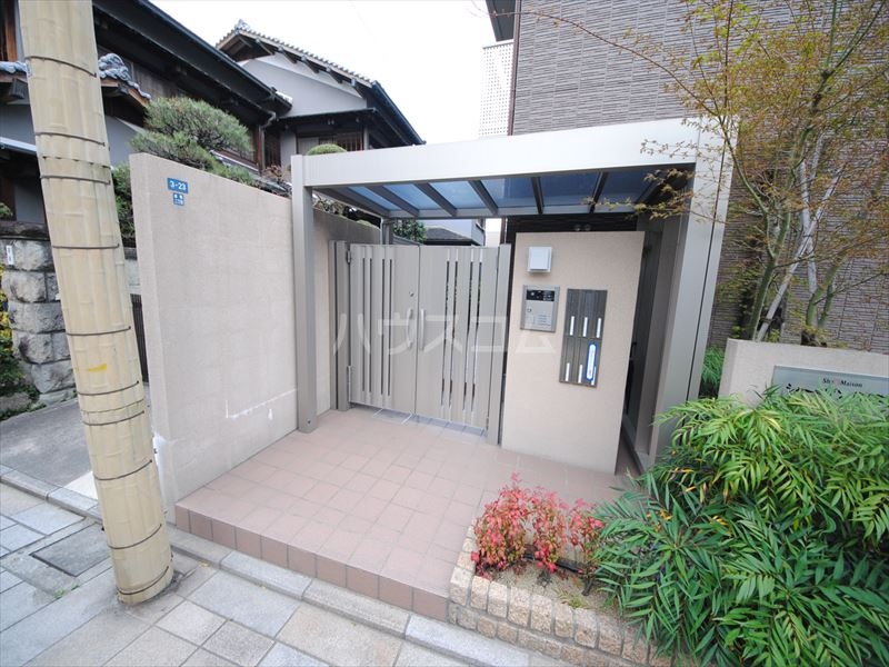 3/5 エントランス