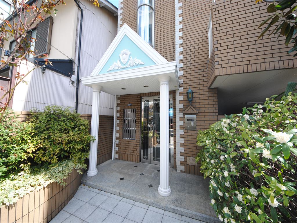 21/28 エントランス