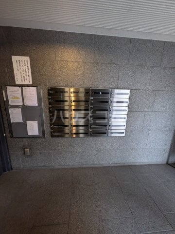 26/30 エントランス