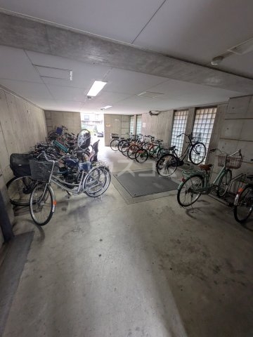 28/30 駐車場