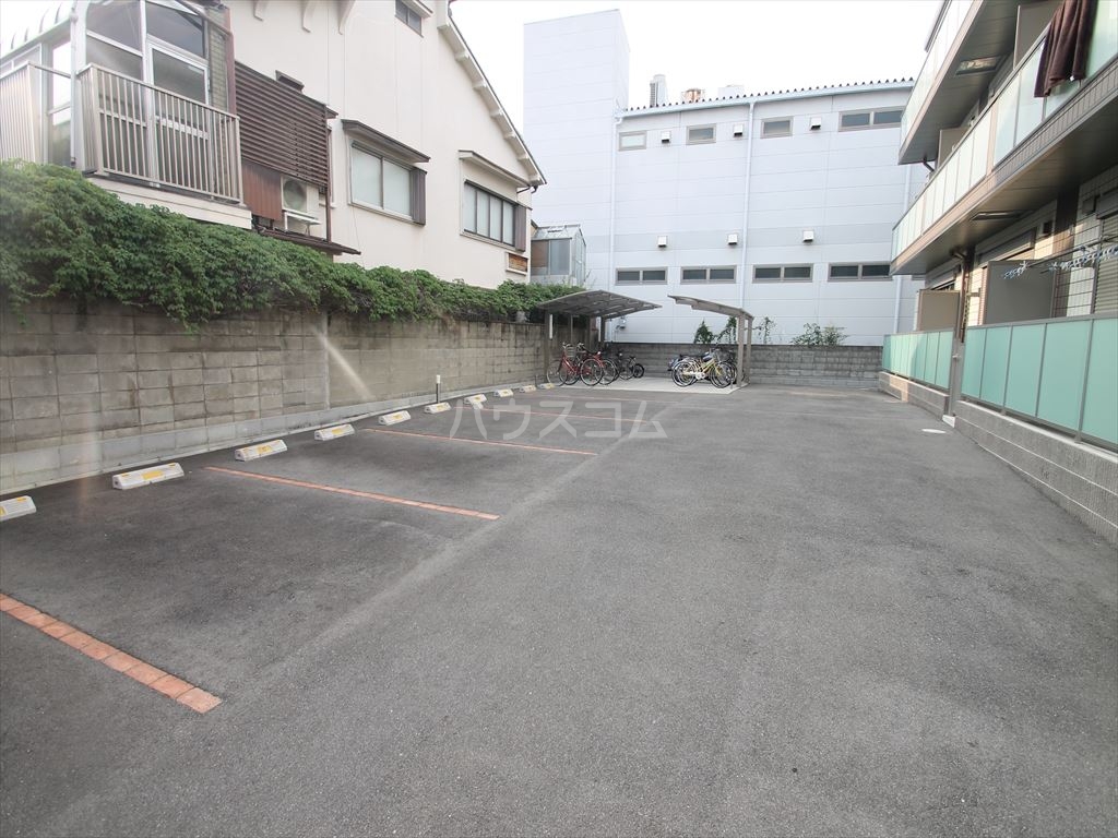 26/30 駐車場