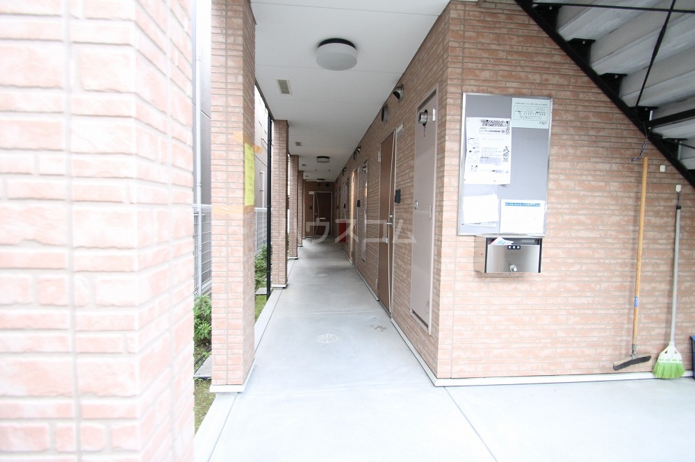 28/30 エントランス