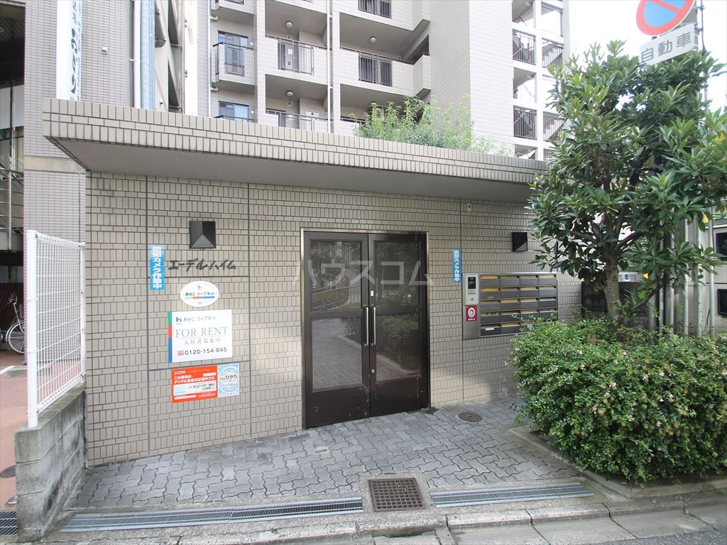 26/30 エントランス