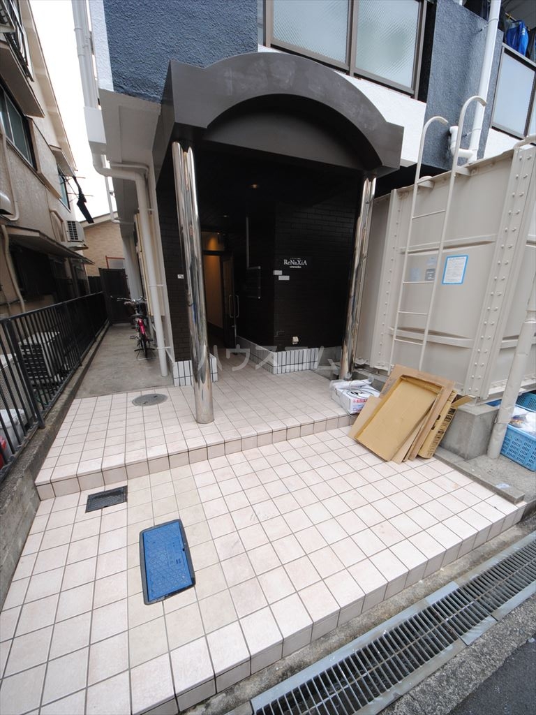 22/30 エントランス