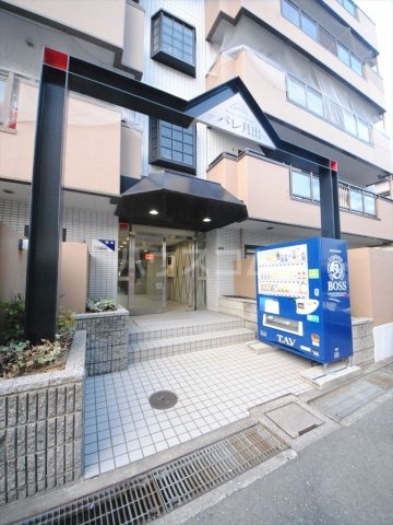 26/30 エントランス