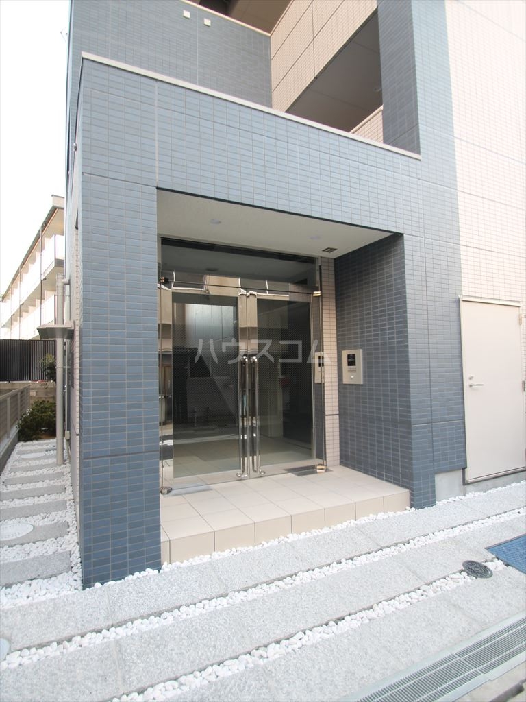 3/4 エントランス