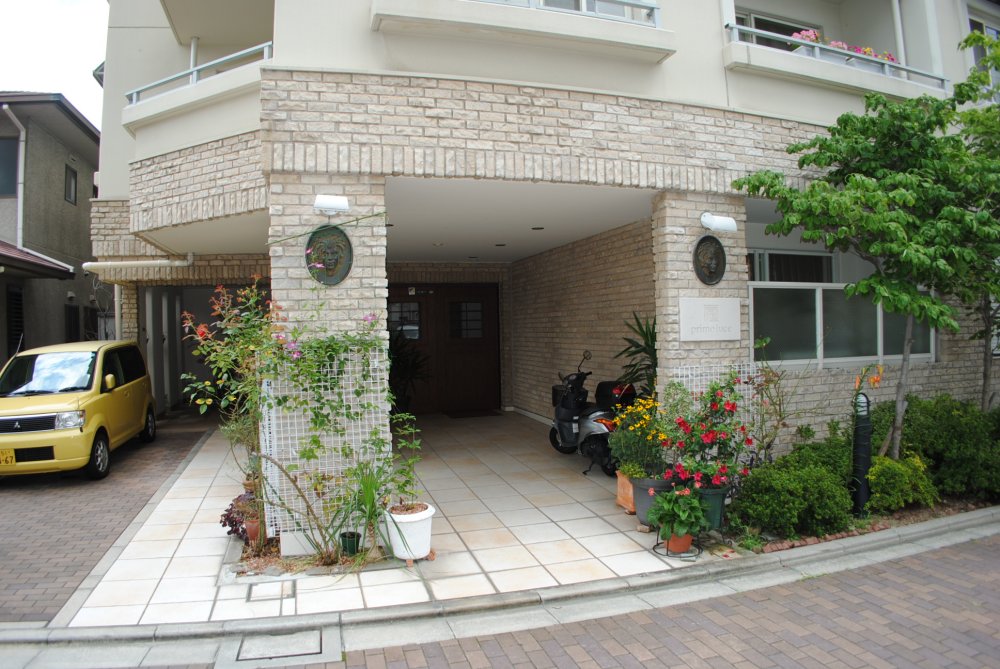 25/30 エントランス