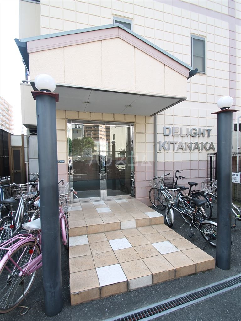 24/30 エントランス