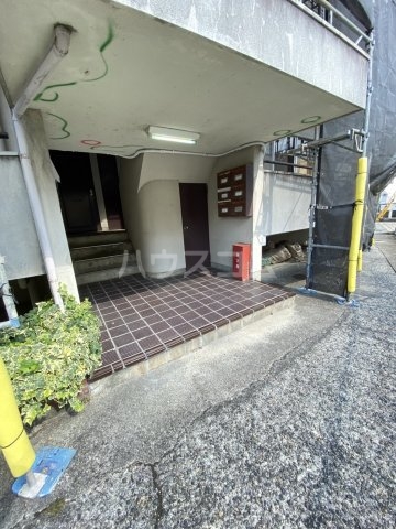 17/25 エントランス