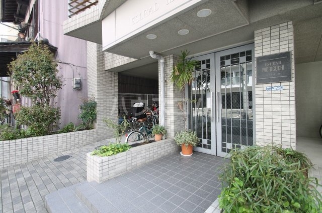 19/25 エントランス