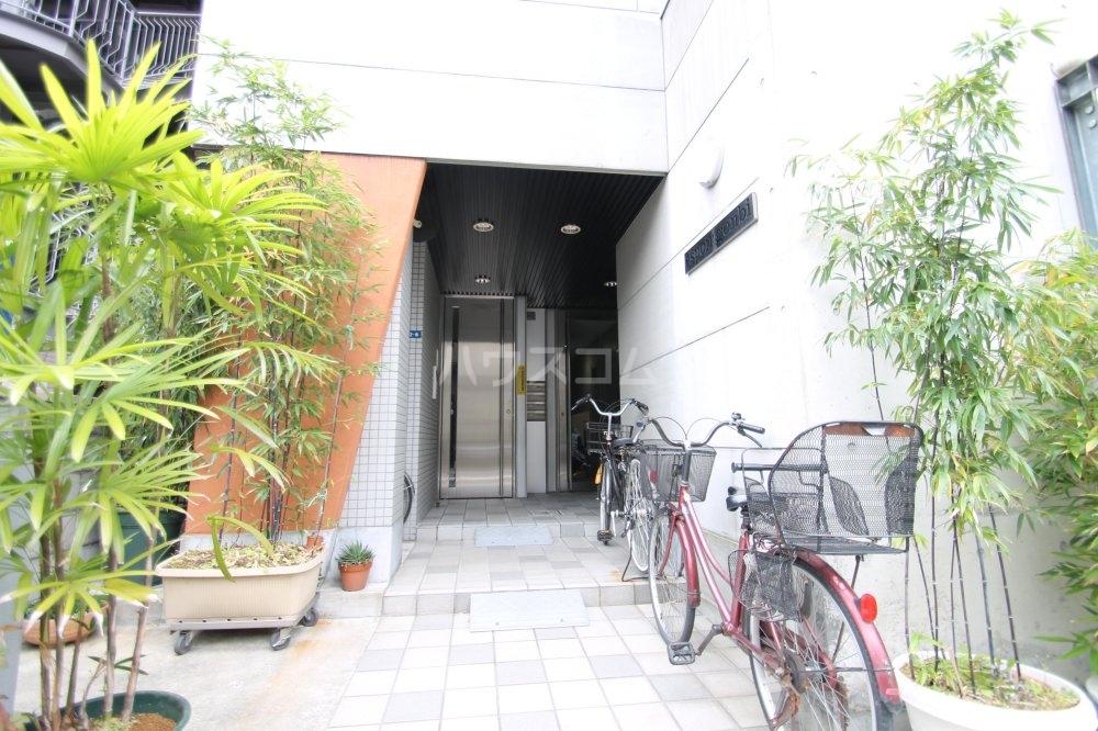 3/7 エントランス