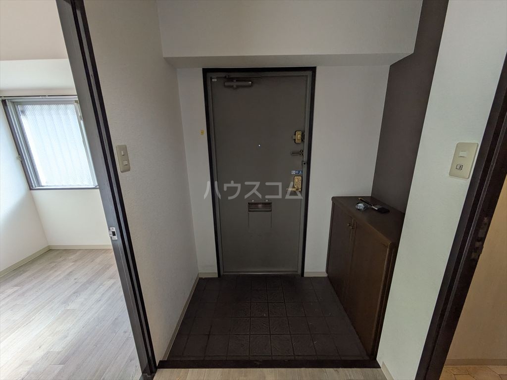 13/30 玄関