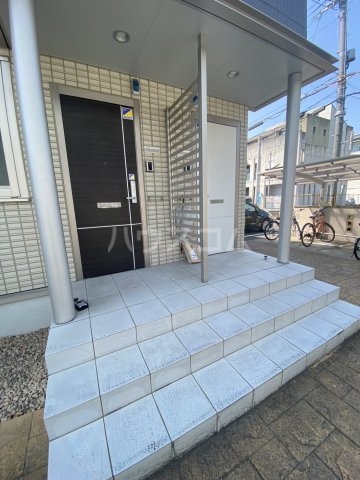 28/28 エントランス