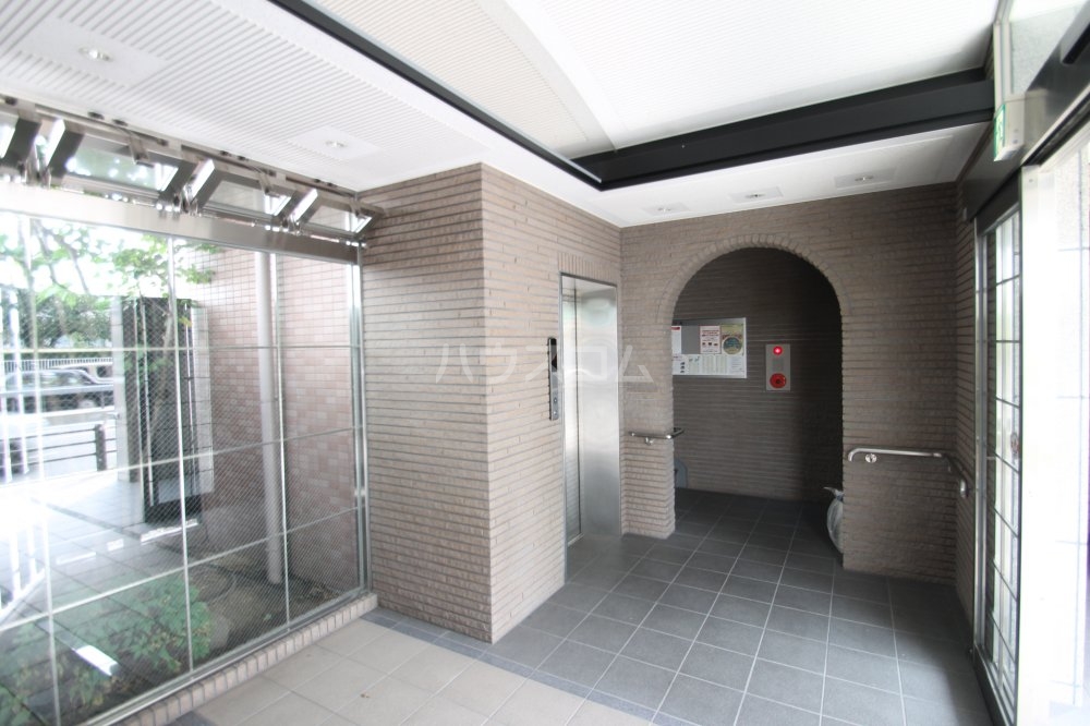 29/30 エントランス