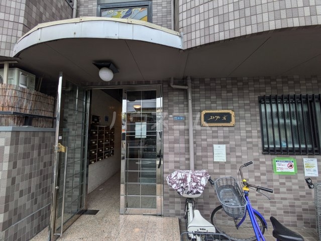 25/30 エントランス