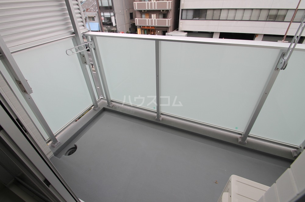 23/30 バルコニー