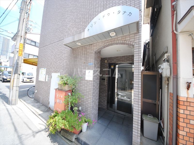 21/30 エントランス