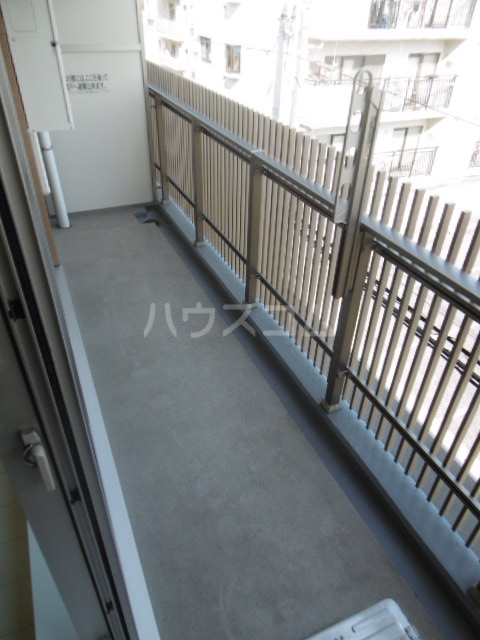 18/28 バルコニー