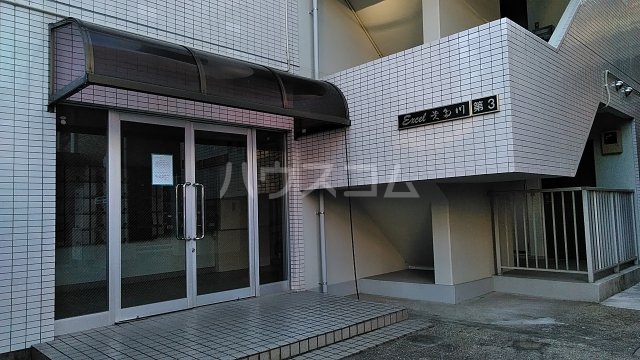 23/30 エントランス