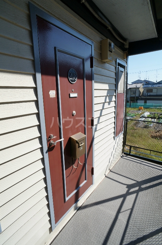 21/30 エントランス