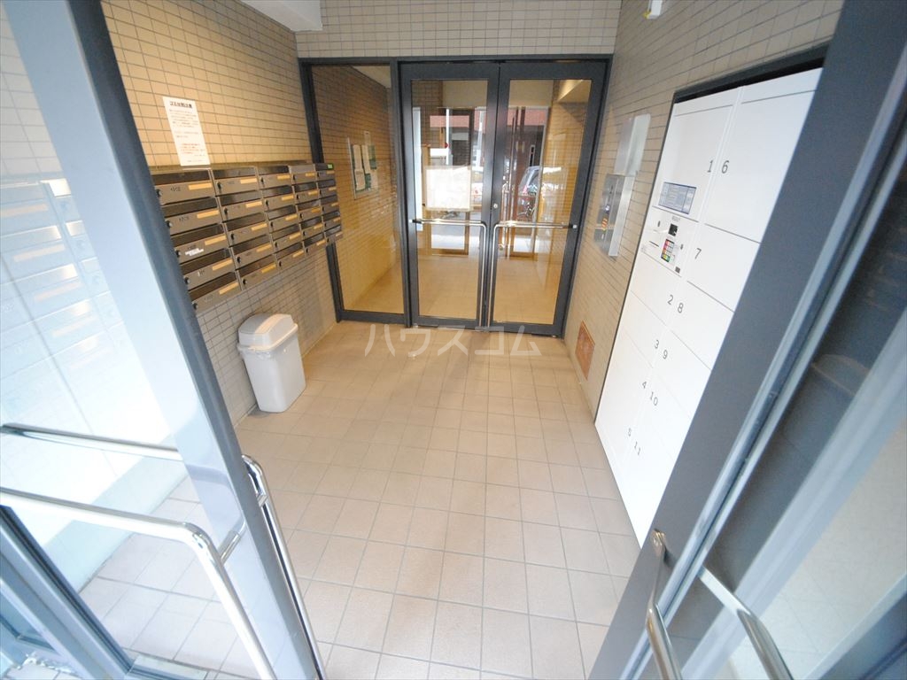 21/28 エントランス