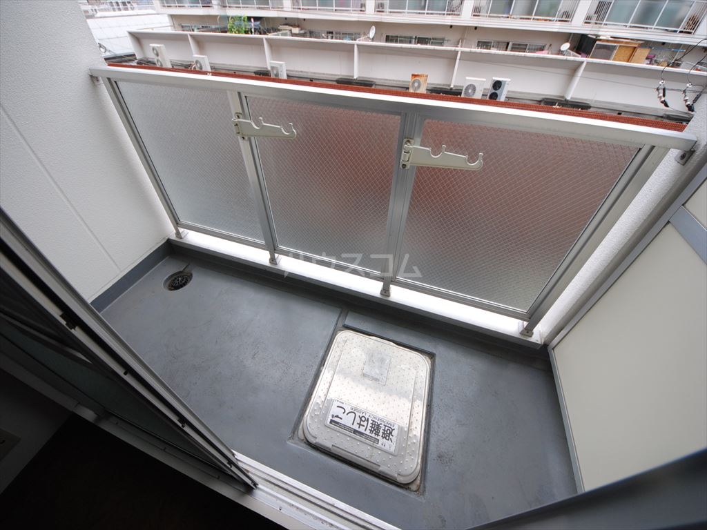 15/28 バルコニー