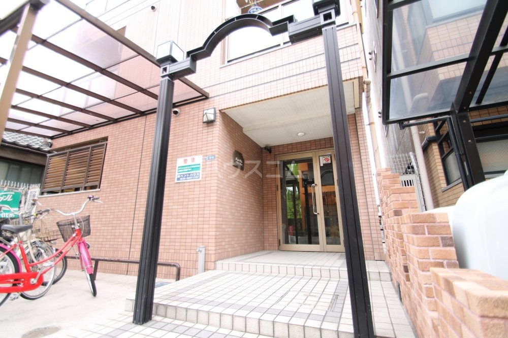 20/29 エントランス