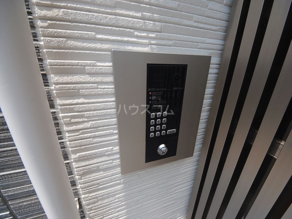 21/26 エントランス