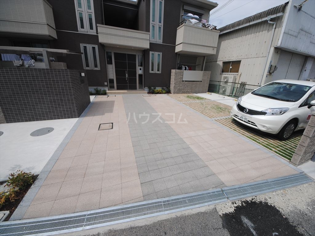 25/30 駐車場