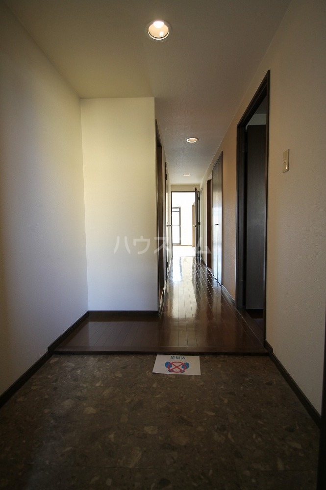 14/30 玄関