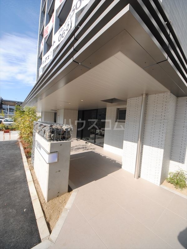 23/30 エントランス