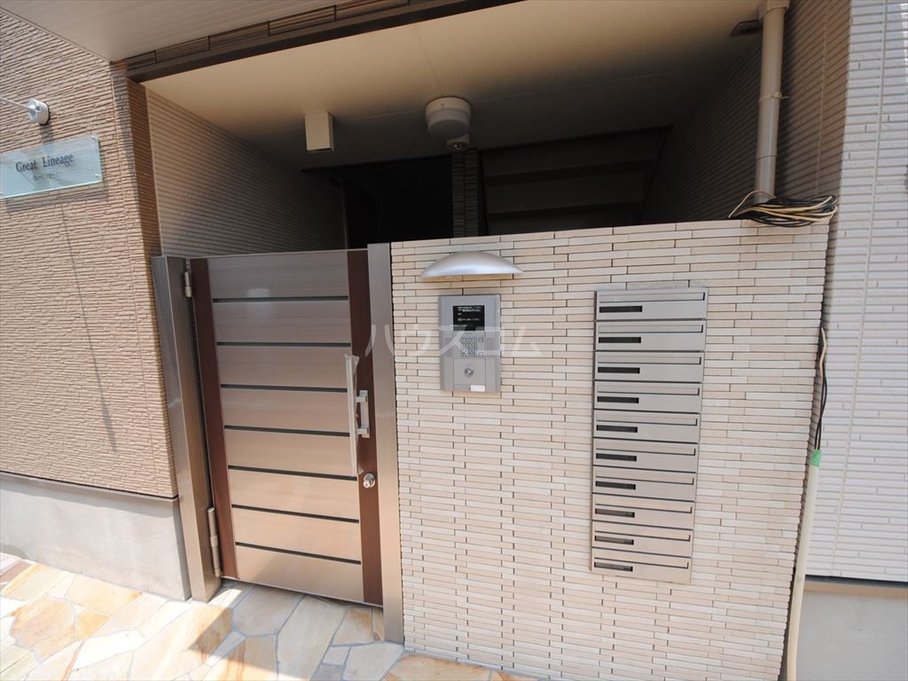 21/26 エントランス