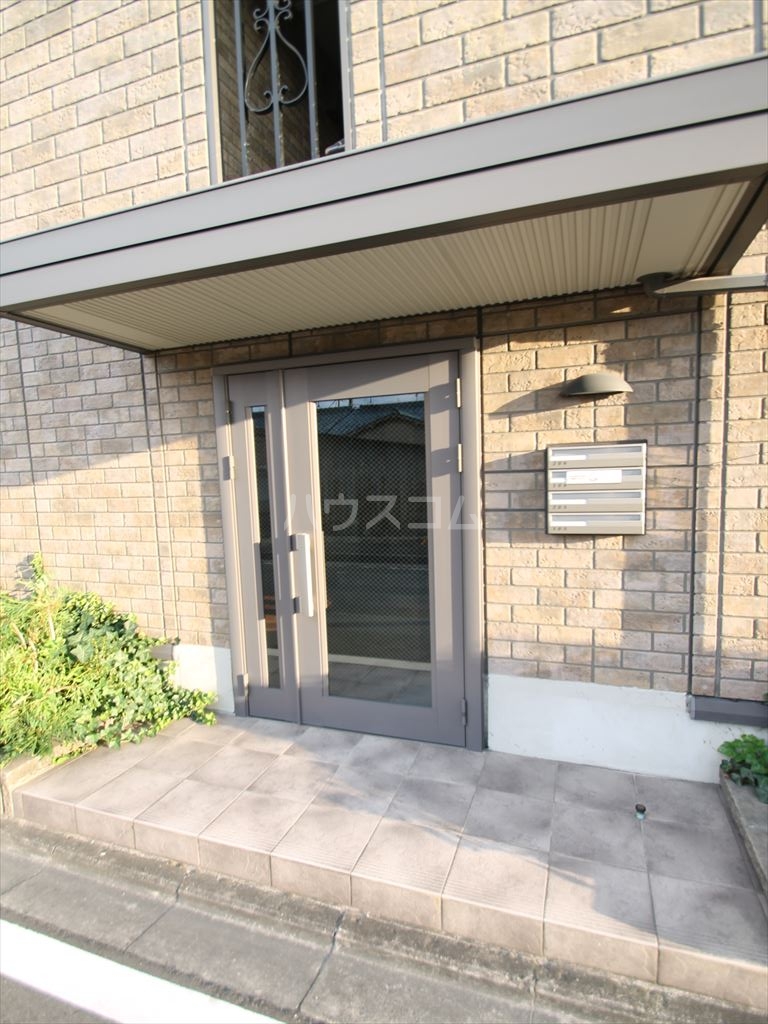 2/5 エントランス