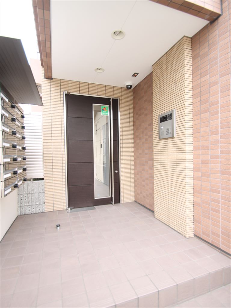 25/30 エントランス