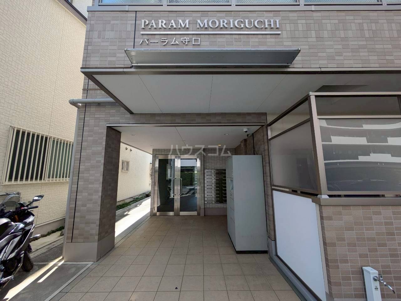 3/4 エントランス