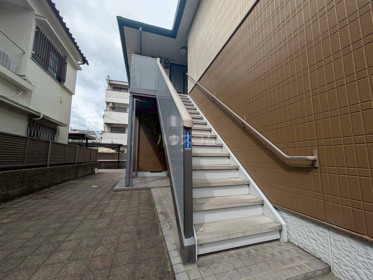 3/4 エントランス