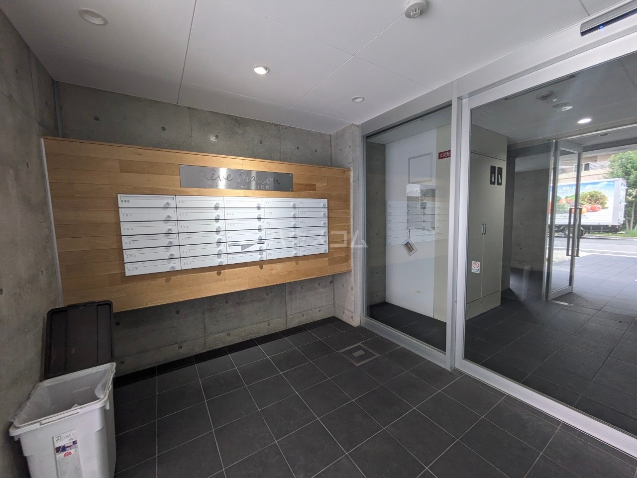 4/5 エントランス