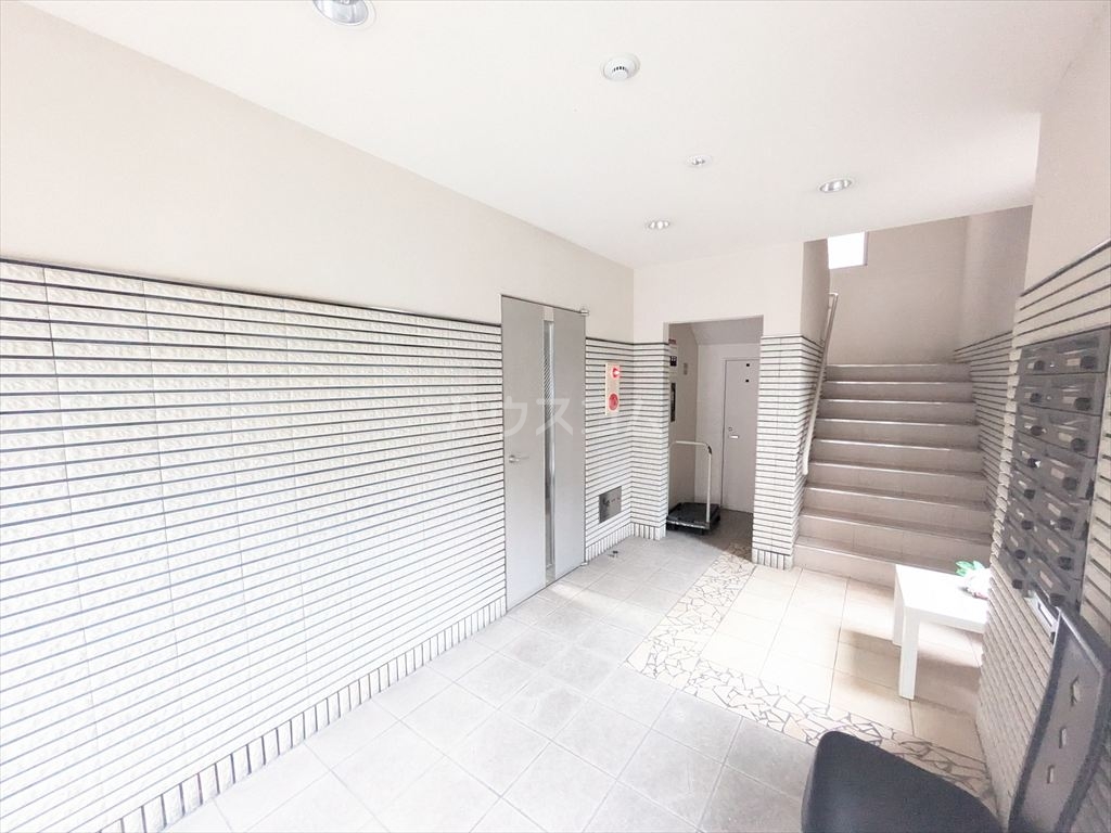 2/3 エントランス