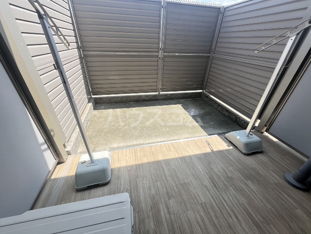 19/28 バルコニー