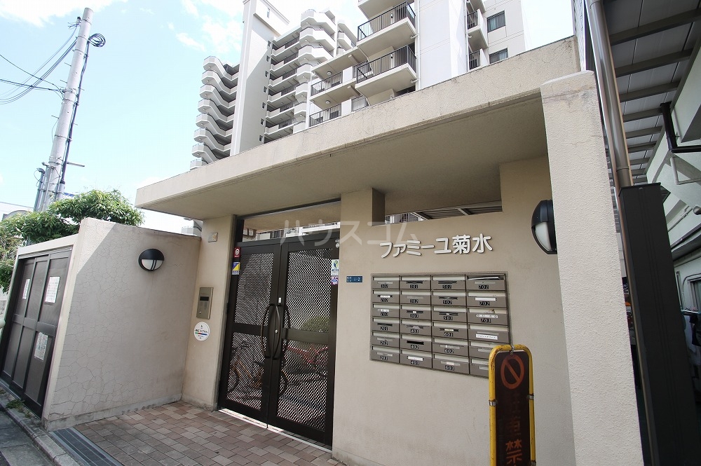 26/30 エントランス