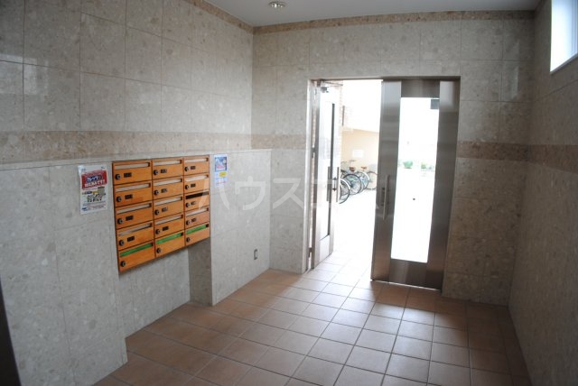 2/3 エントランス