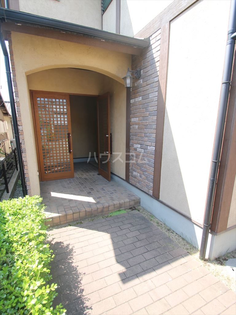 22/30 エントランス