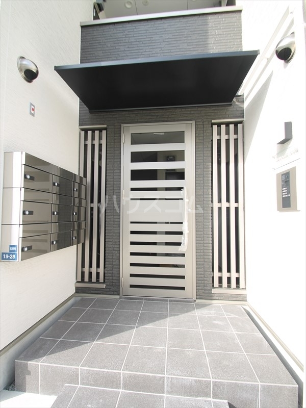 25/30 エントランス