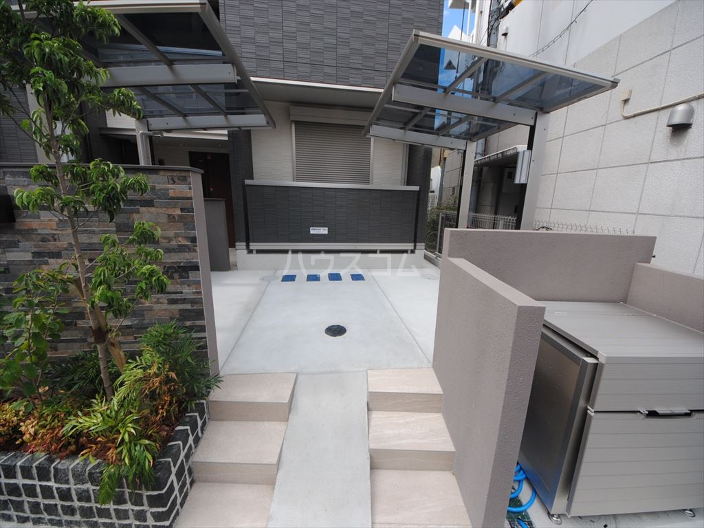 3/4 エントランス